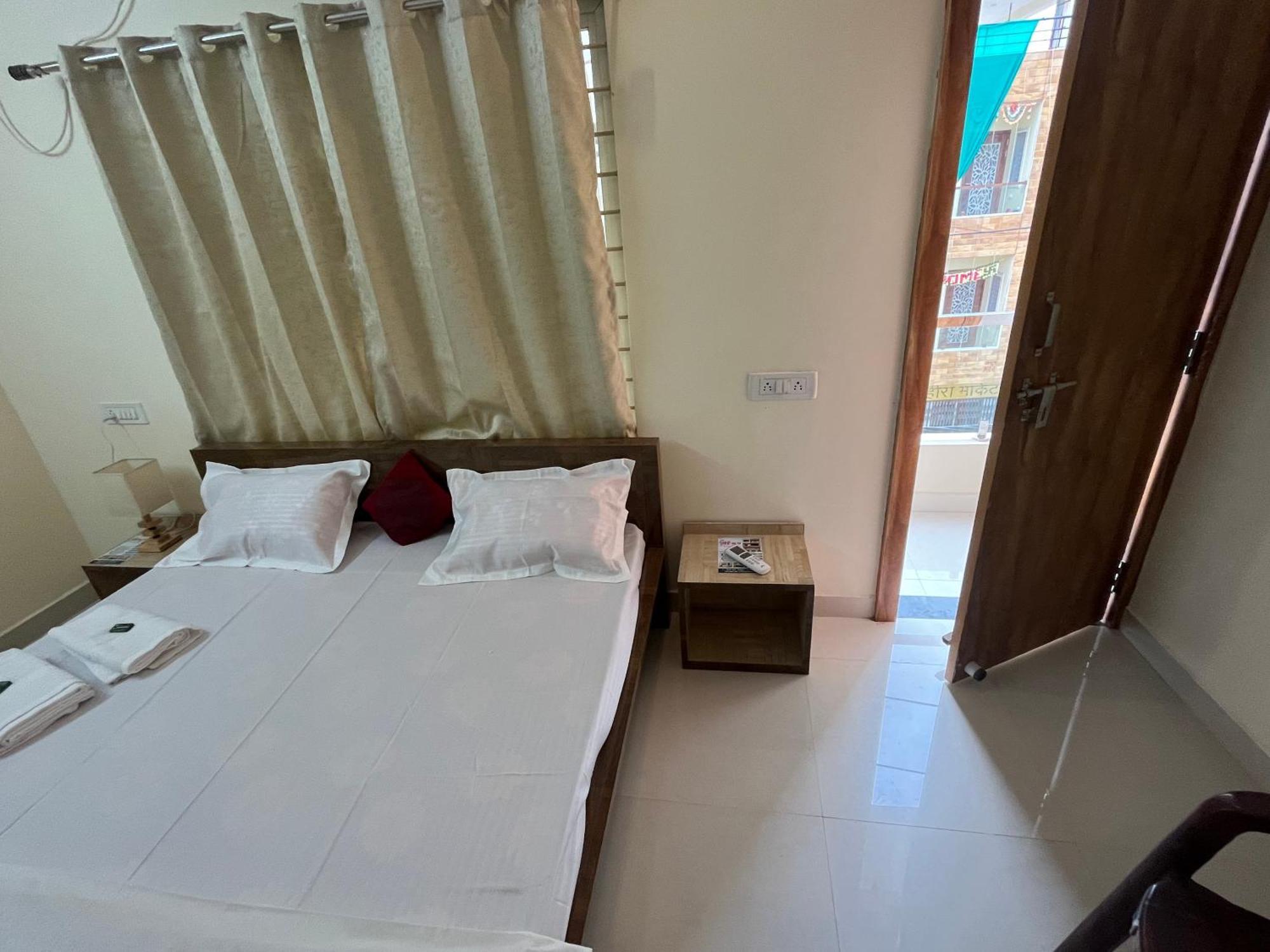 Hotel Shivashray Luxury Stays & Inn Ujjain Exterior foto